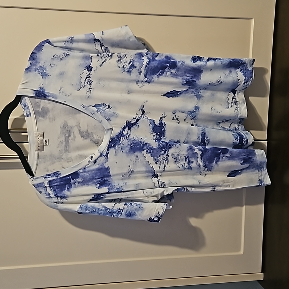 Freda's oversized tie dyed t shirt